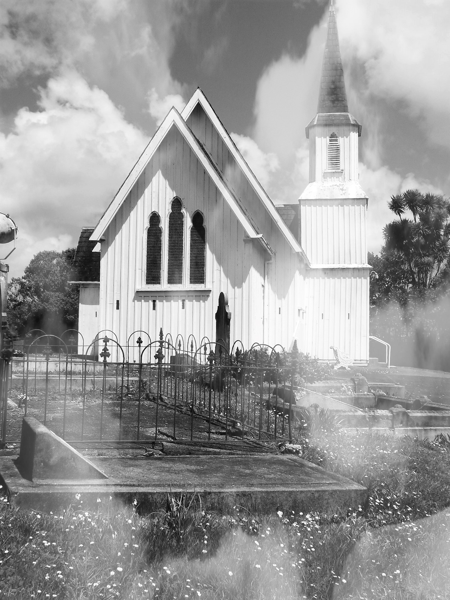 Smoky ChurchLittle church in Mauku, Franklin. New Zealand
